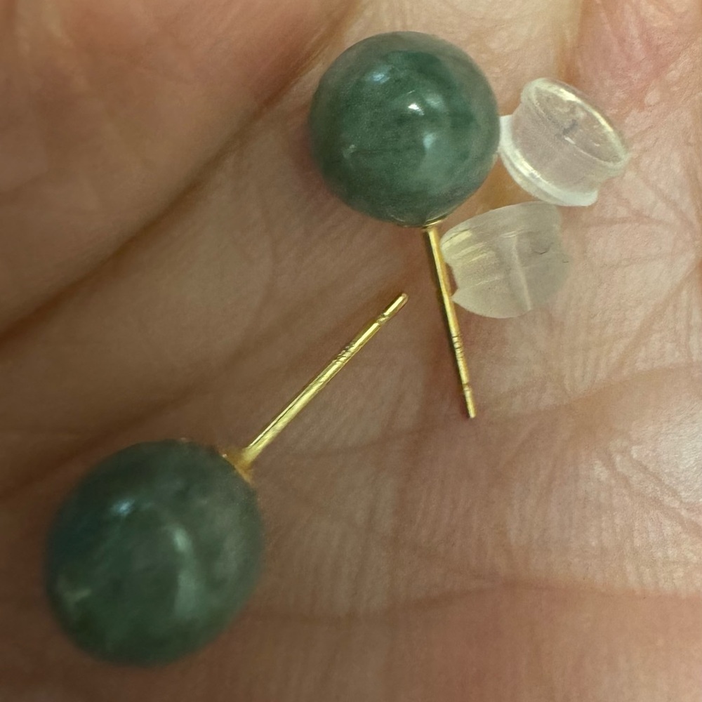Authentic Jade stud Earrings in K18 Japan Gold Setting 8mm